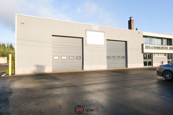 Industrieel
                                te huur
                                in Lummen