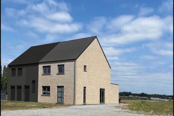 Estate main image
