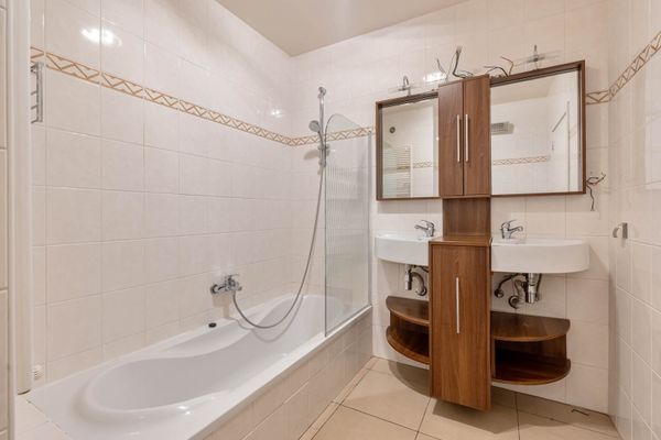 Dekkenstraat 102, B101, Sint-Truiden, badkamer