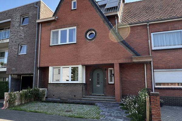 Huis
                                optie koop
                                in Bree