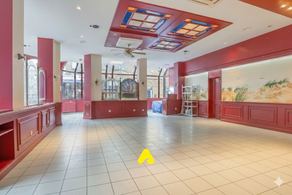 Commercial a vendre / La Panne