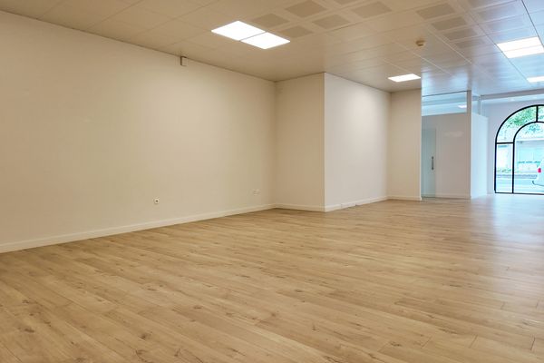 Commercieel te huur in Eeklo