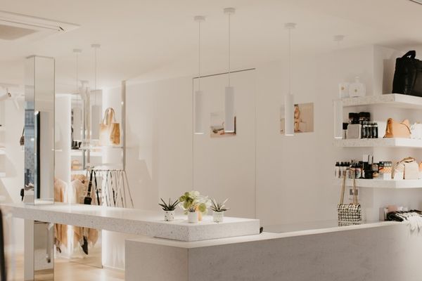 Commercieel gerealiseerd aanneming / Mol