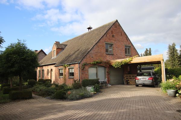 Huis
                                verkocht
                                in Laarne