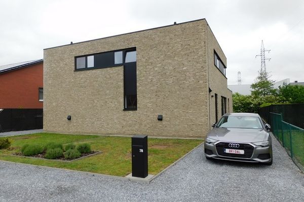 Huis te huur / Paal