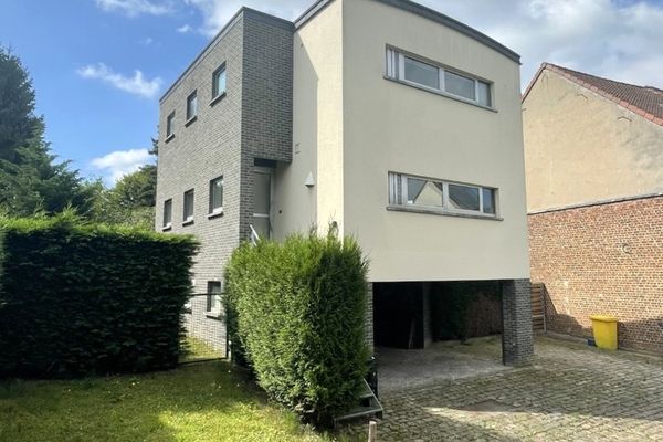 Huis
                                te koop in Wezembeek-Oppem