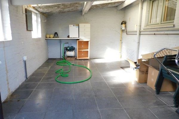 Huis verhuurd / Paal