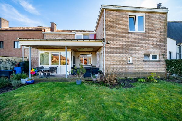 Buitengewoon huis
                            te koop in Sterrebeek