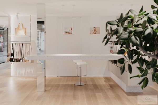 Commercieel gerealiseerd aanneming / Mol