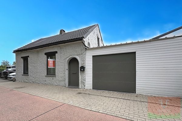 Huis
                                optie koop
                                in Erembodegem
