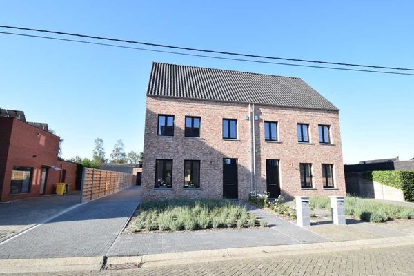 Huis
                                verhuurd
                                in Tielen