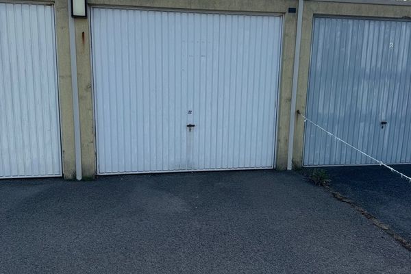 Garage
                                te koop
                                in Sint-Andries