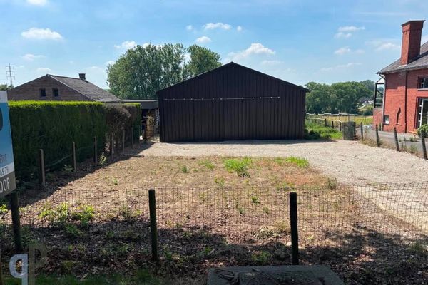 Magazijn
                            te koop in Zwalm