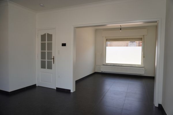Huis te huur / Paal