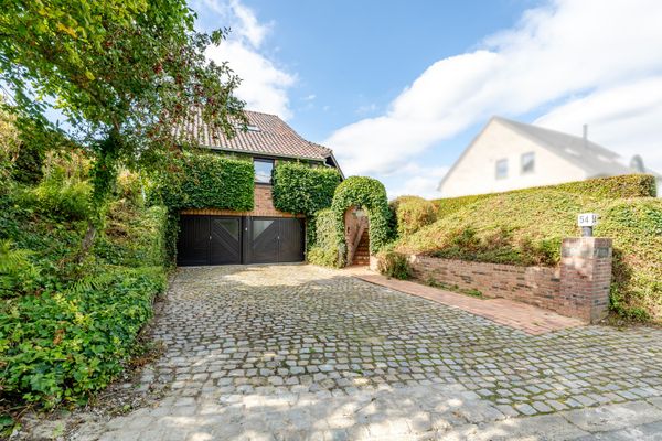 Estate main image