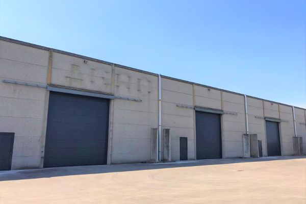 Magazijn
                                verhuurd in Diksmuide