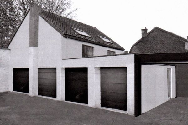 Bureau
                                vendu
                                in Gembloux