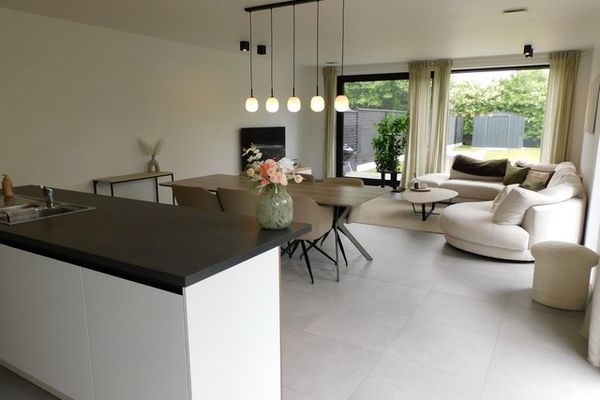 Huis te huur / Paal