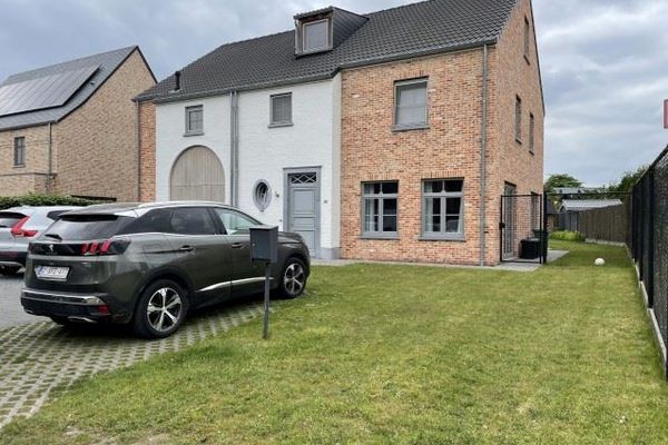 Huis
                                verhuurd in Stokrooie
