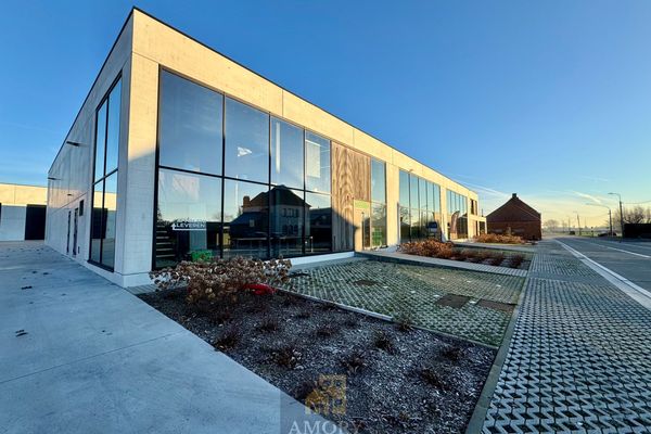 Industrieel
                                te huur
                                in Waregem