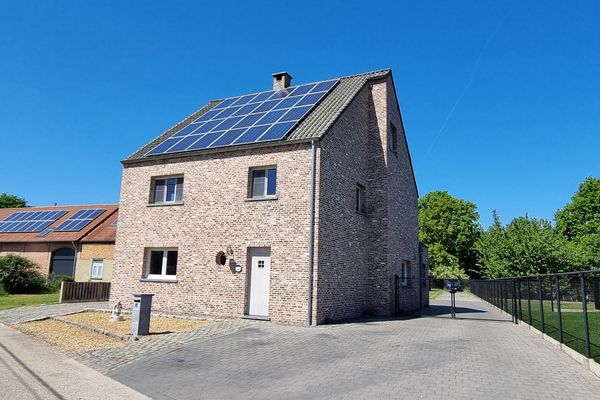 Estate main image