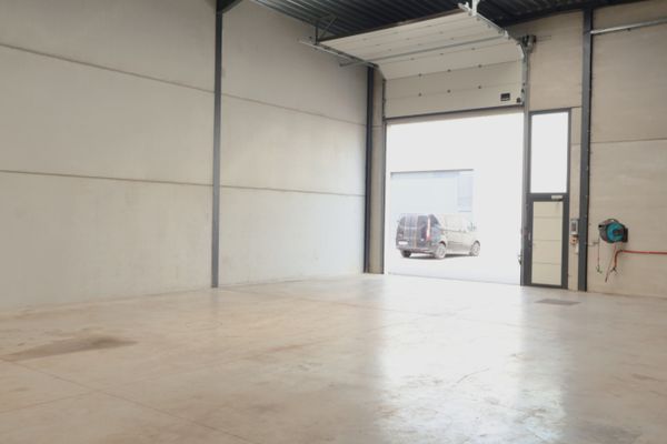 Industrieel
                                te huur
                                in Rumbeke