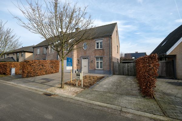 Huis
                                verhuurd
                                in Eeklo
