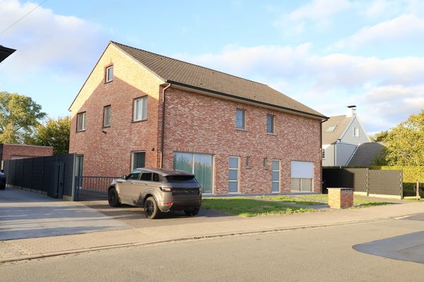 Huis
                                te huur
                                in Roeselare