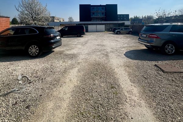 Parking
                            te huur in Deerlijk