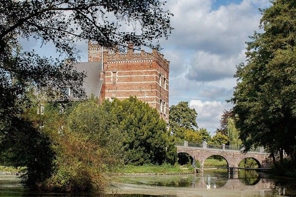 Kasteel
                            te koop in Stevoort