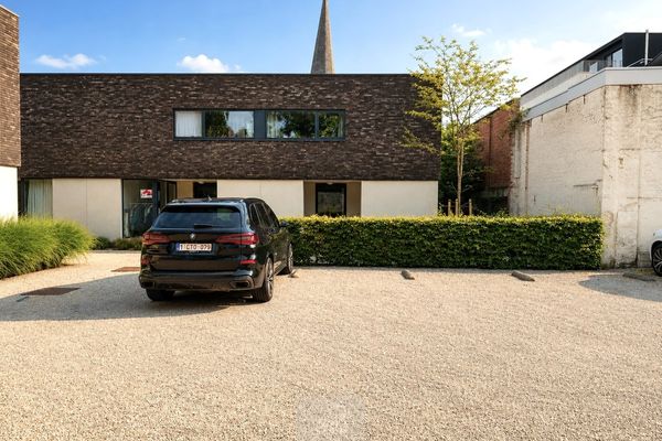 Garage
                                verhuurd
                                in Gent
