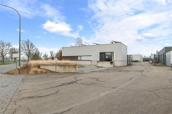 Commercieel gebouw
                            te koop in Sint-Truiden
