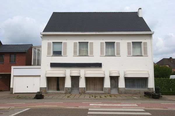 Bedrijfsgebouw
                            te koop in Opglabbeek