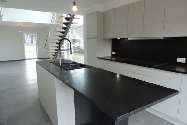 Huis verhuurd / Paal