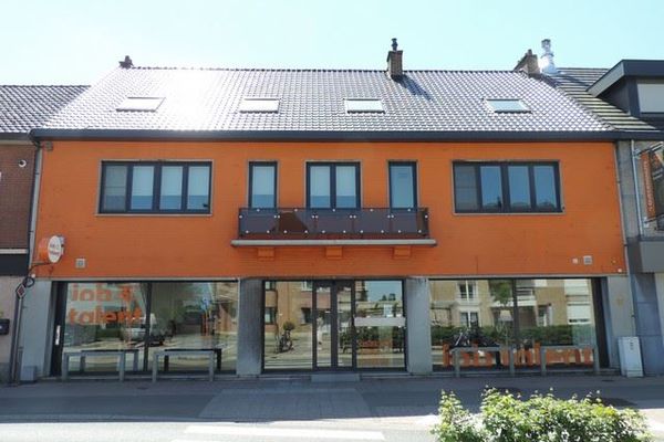 Commercieel verkocht / Paal