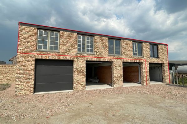 Garage
                                verhuurd
                                in Kortemark