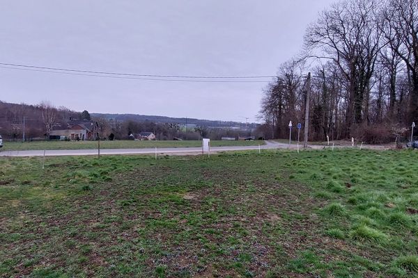 Terrain
                                a vendre
                                in Jambes