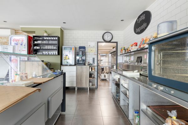 Commercieel te koop / Pelt