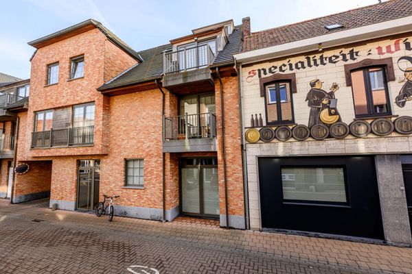 Appartement
                                te koop
                                in Oostrozebeke