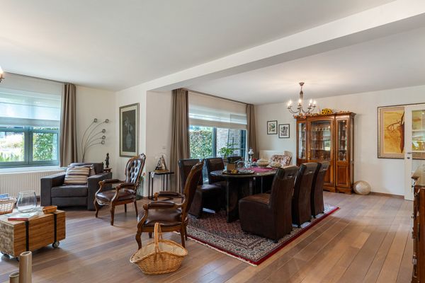Estate main image