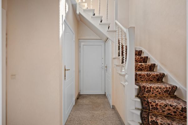 Huis te koop / Lint