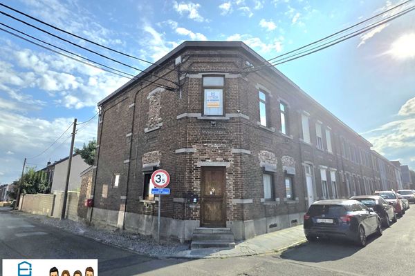 Maison
                            a vendre in Courcelles
