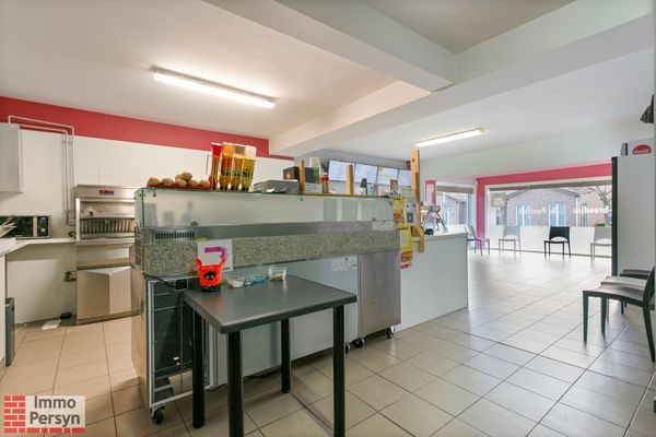 Commercieel te koop / Testelt