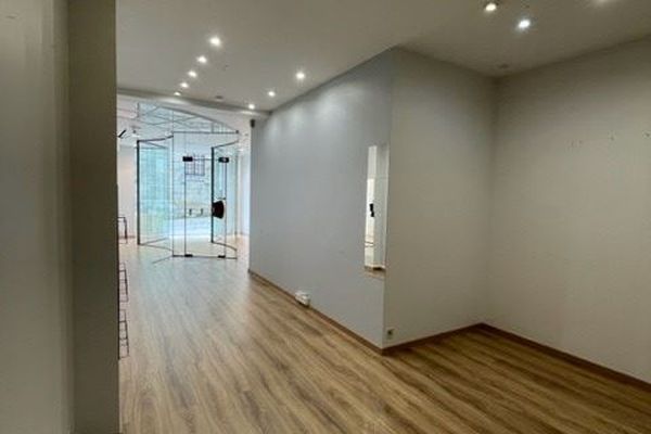 Commercieel te huur / Halle