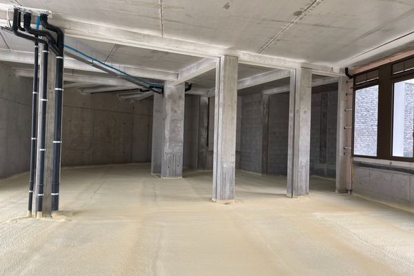 Commercieel te koop / Beringen