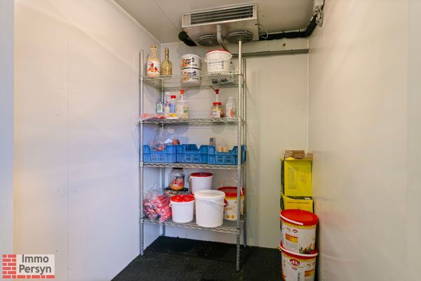 Commercieel te koop / Testelt