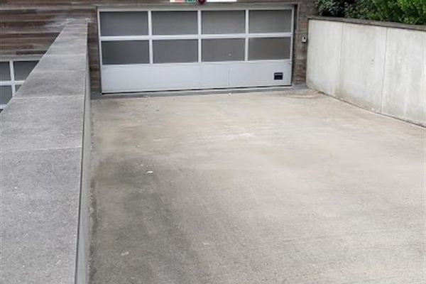 Garage
                                verhuurd in Sint-Idesbald