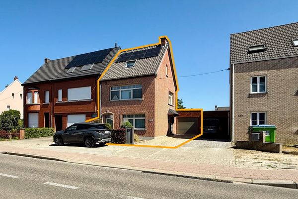 huis
                            te koop in Lint
