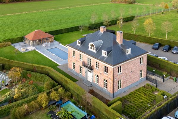 Villa
                                te koop in Schriek