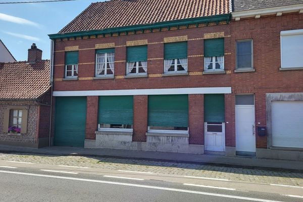 Huis
                                te koop
                                in Outrijve